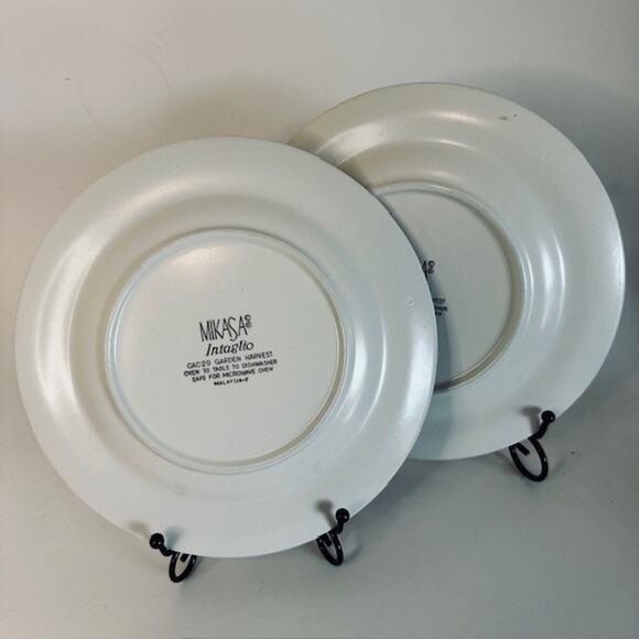 Mikasa Garden Harvest 2 Salad Plates Intaglio, Fruit & Leaves On Rim, Cream VTG - Picture 7 of 11